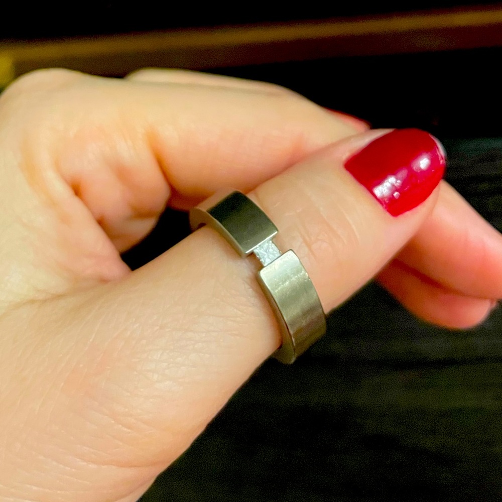 Titanium tension set ring Diamond